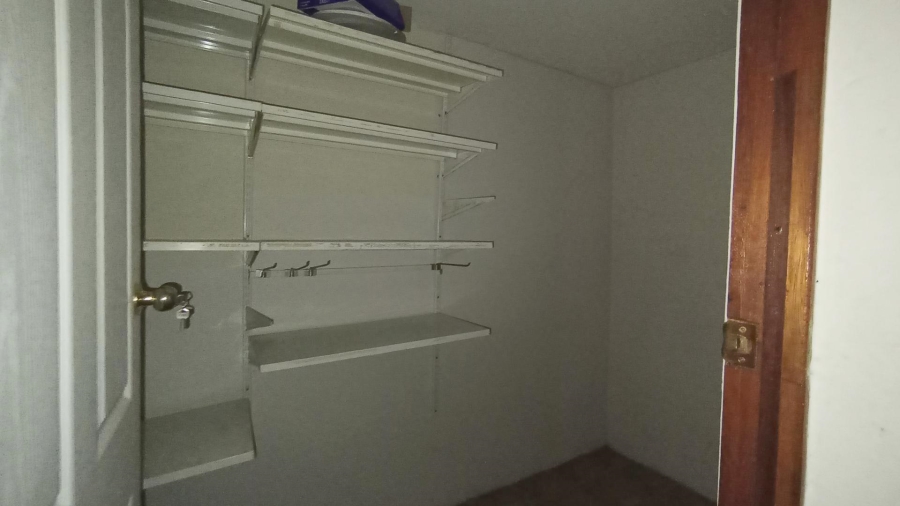 5 Bedroom Property for Sale in Melodie North West